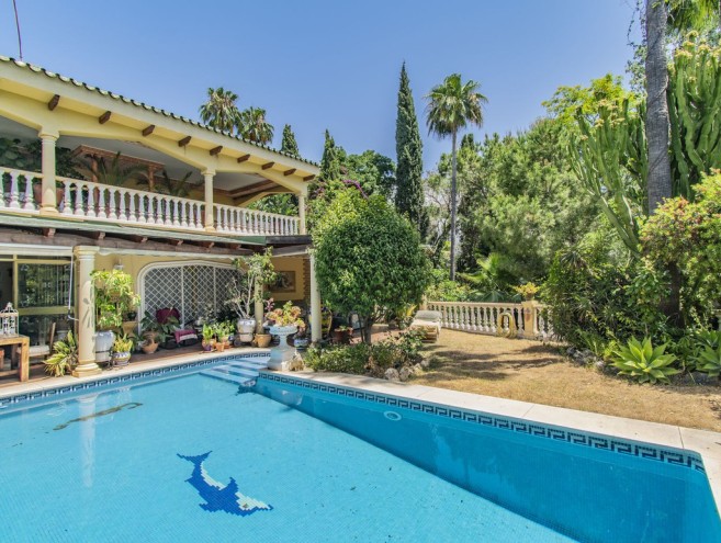 Villa for sale in Nagüeles, Marbella