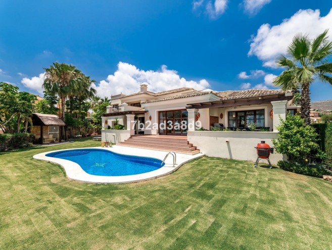 Villa for sale in Nueva Andalucía, Marbella
