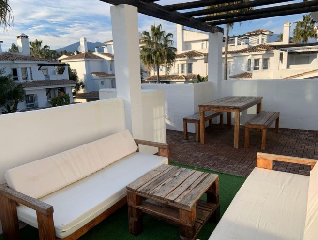 Apartment for sale in Nueva Andalucía, Marbella