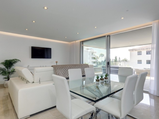 Apartment for sale in Nueva Andalucía, Marbella