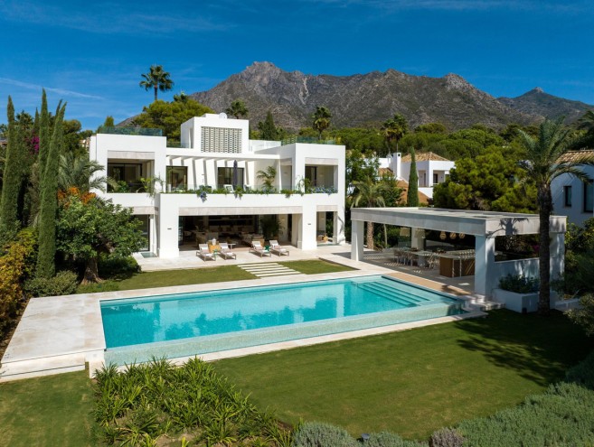 Villa for sale in The Golden Mile, Marbella