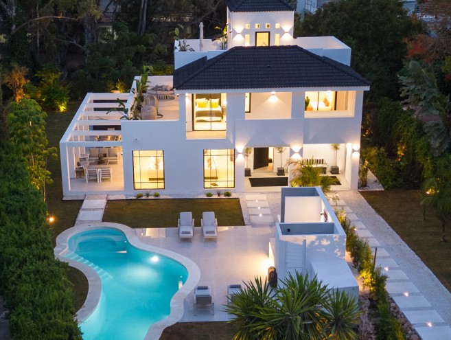 Villa for sale in Las Brisas, Marbella