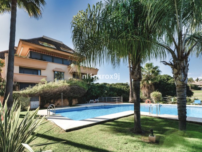 Apartamento for sale in Nueva Andalucía, Marbella