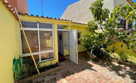 Villa for sale in , Nueva Andalucía