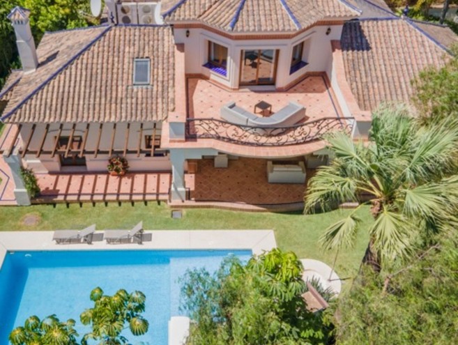 Villa for sale in Nueva Andalucía, Marbella
