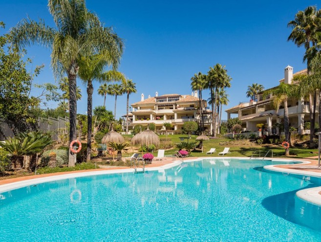 Apartment for sale in Nueva Andalucía, Marbella
