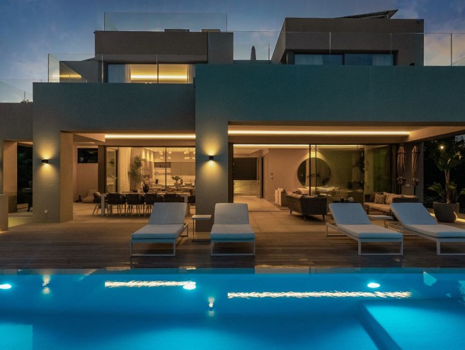 Villa for sale in Nueva Andalucía, Marbella