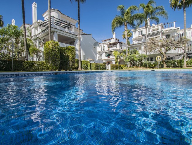 Apartamento for sale in Nueva Andalucía, Marbella
