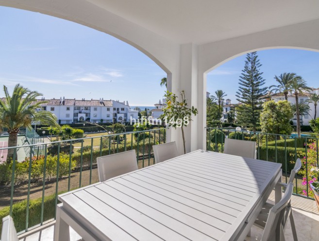Apartment for sale in Nueva Andalucía, Marbella