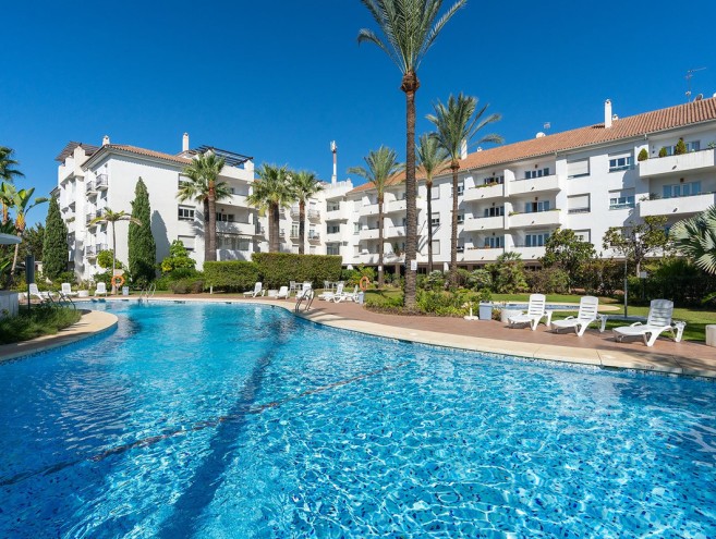 Apartment for sale in Nueva Andalucía, Marbella