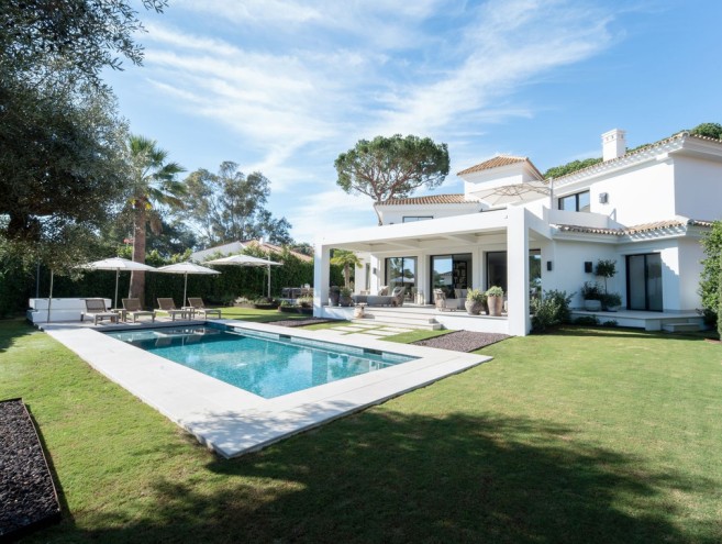Villa for sale in Los Monteros, Marbella