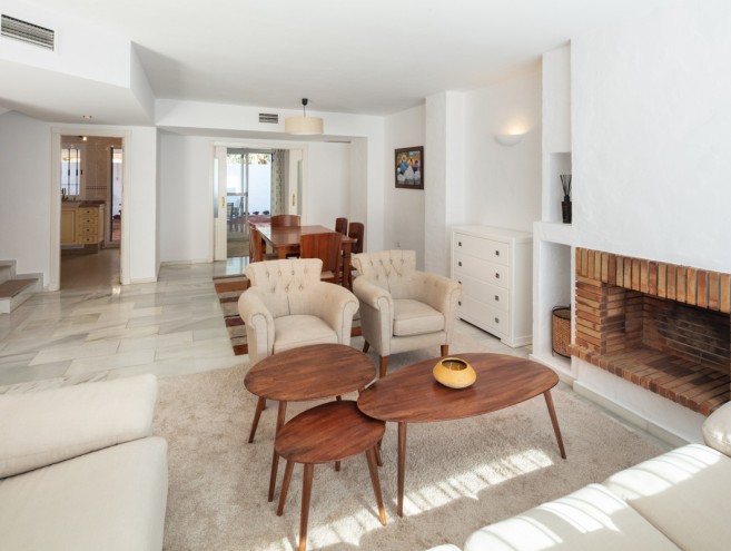 Maison Jumelée for sale in Nueva Andalucía, Marbella
