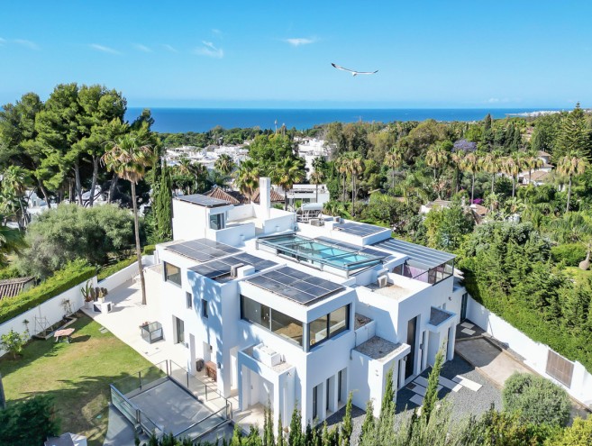 Villa for sale in The Golden Mile, Marbella
