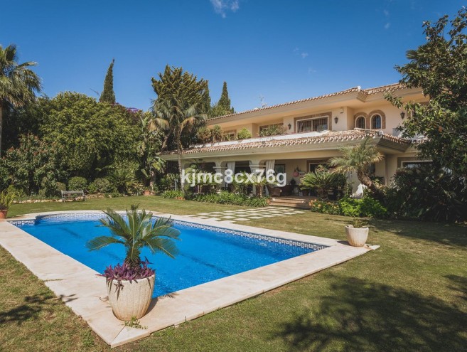 Villa for sale in Costa del Sol, Marbella