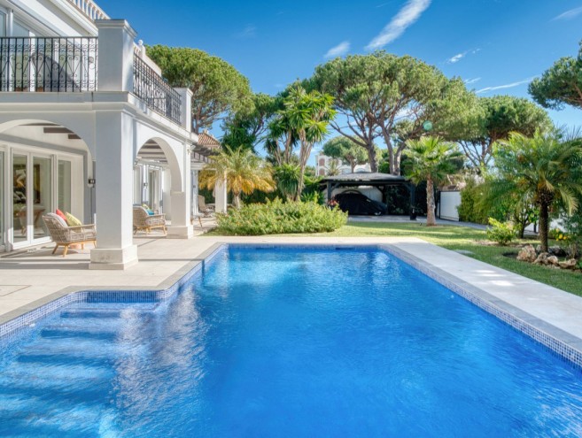 Villa for sale in Elviria, Marbella