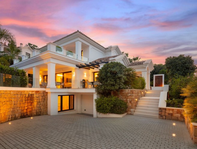 Villa for sale in Nueva Andalucía, Marbella