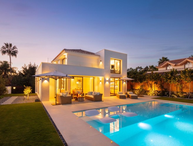 Villa for sale in Nueva Andalucía, Marbella