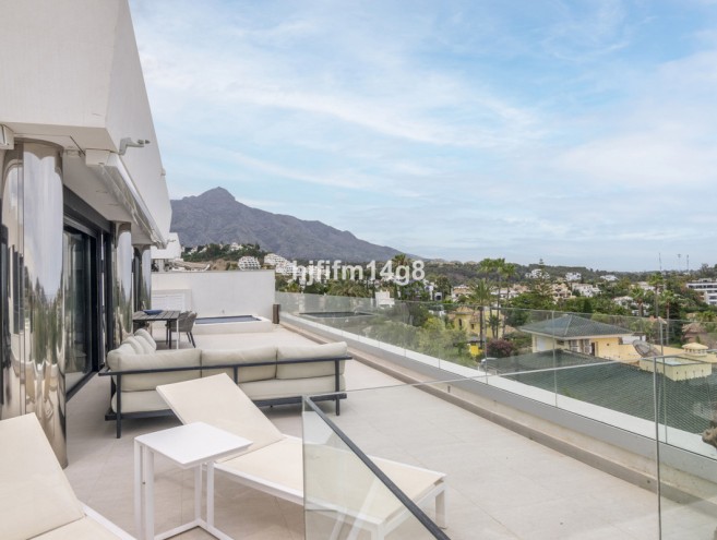 Appartement for sale in Nueva Andalucía, Marbella