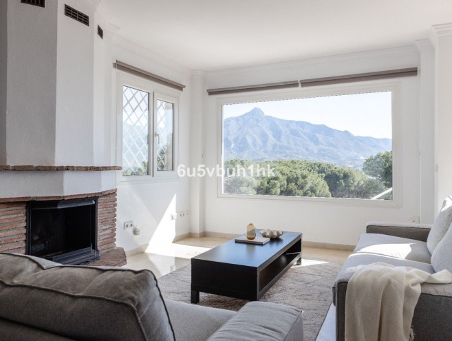 Apartment for sale in Nueva Andalucía, Marbella