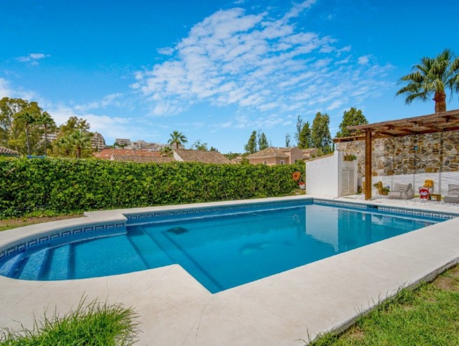 Villa for sale in Nueva Andalucía, Marbella