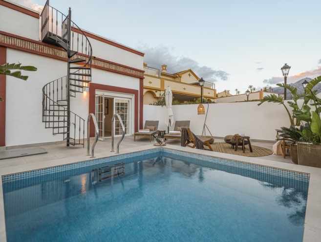 Townhouse for sale in Nueva Andalucía, Marbella