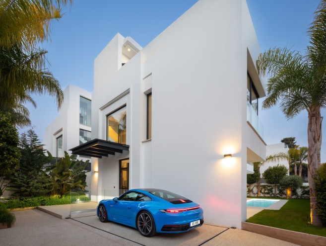Villa for sale in The Golden Mile, Marbella