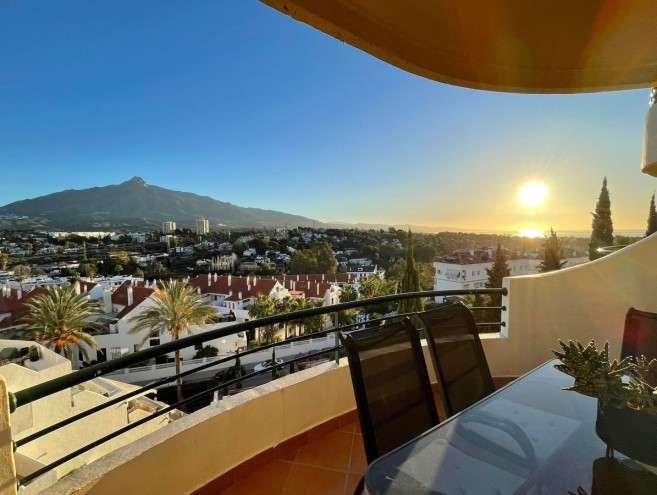 Apartment for sale in Nueva Andalucía, Marbella