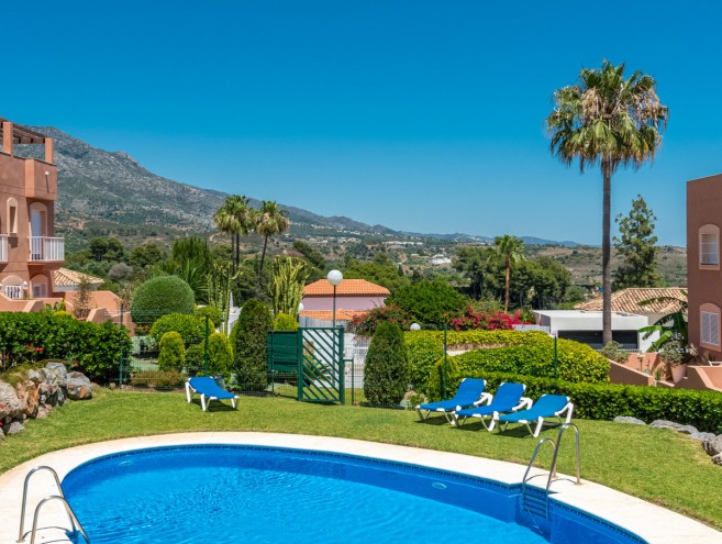 Townhouse for sale in Nueva Andalucía, Marbella