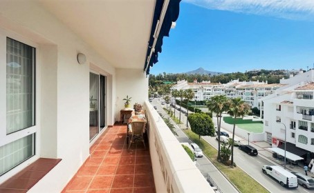 Apartment for sale in , Nueva Andalucía