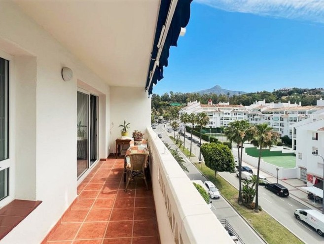 Apartment for sale in Nueva Andalucía, Marbella