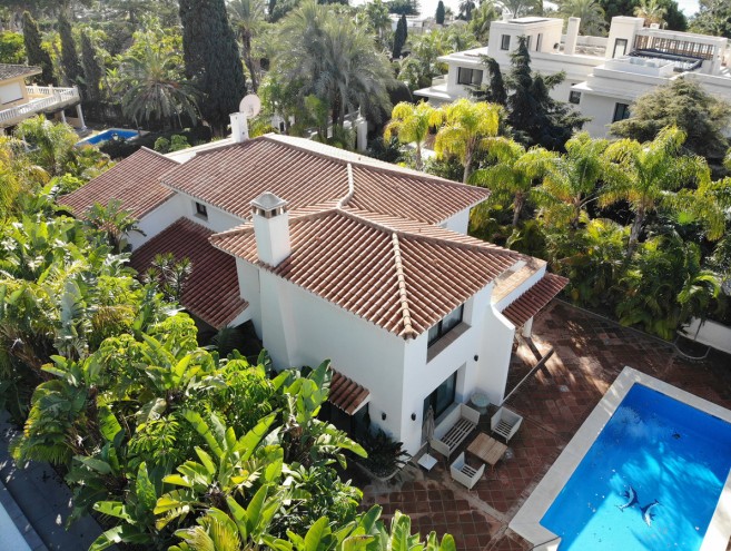 Villa for sale in Los Monteros, Marbella