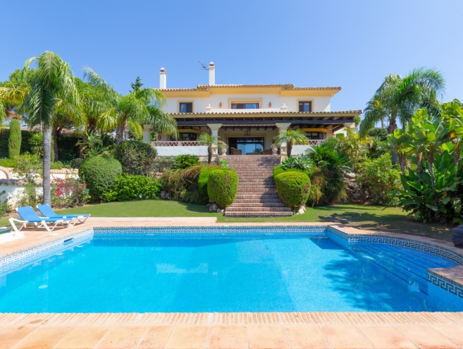 Villa for sale in Elviria, Marbella