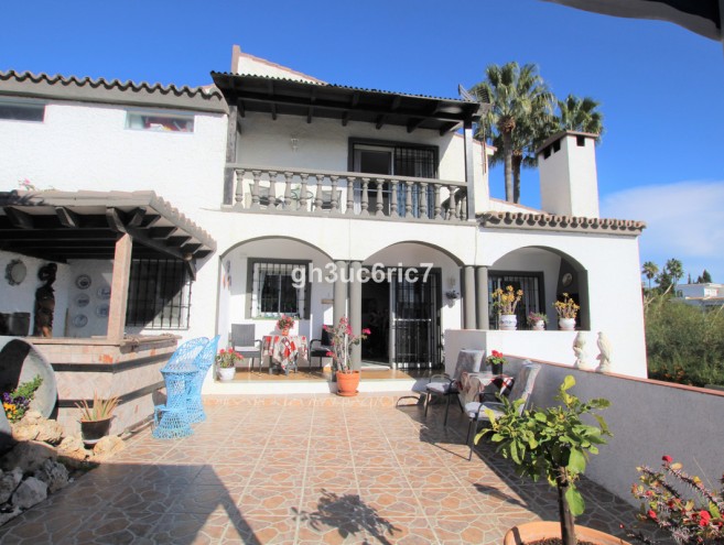 Villa for sale in Elviria, Marbella