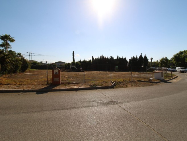 Terreno for sale in The Golden Mile, Marbella