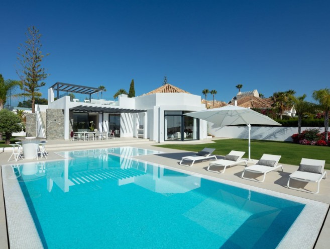 Villa for sale in Aloha, Marbella