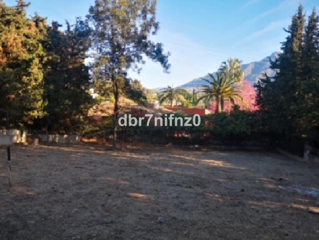 Terrain for sale in Nueva Andalucía, Marbella