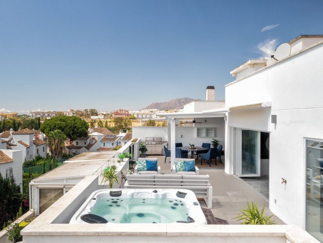 Apartamento for sale in Nueva Andalucía, Marbella