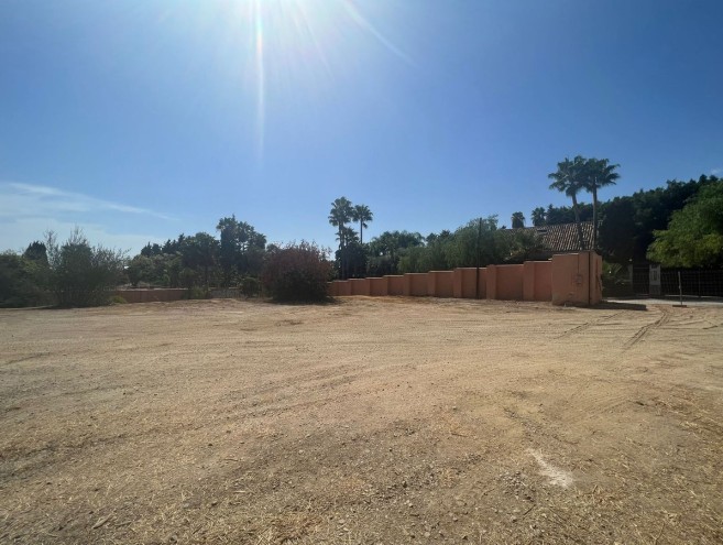 Terrain for sale in The Golden Mile, Marbella
