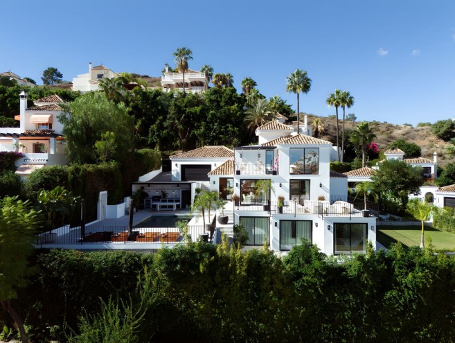 Villa for sale in Nueva Andalucía, Marbella