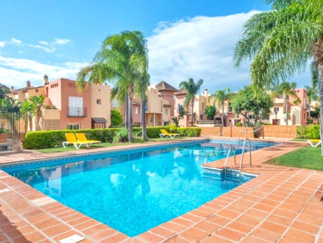Unifamiliar for sale in Nueva Andalucía, Marbella
