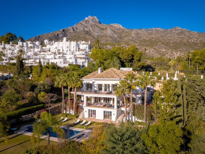 Villa for sale in The Golden Mile, Marbella