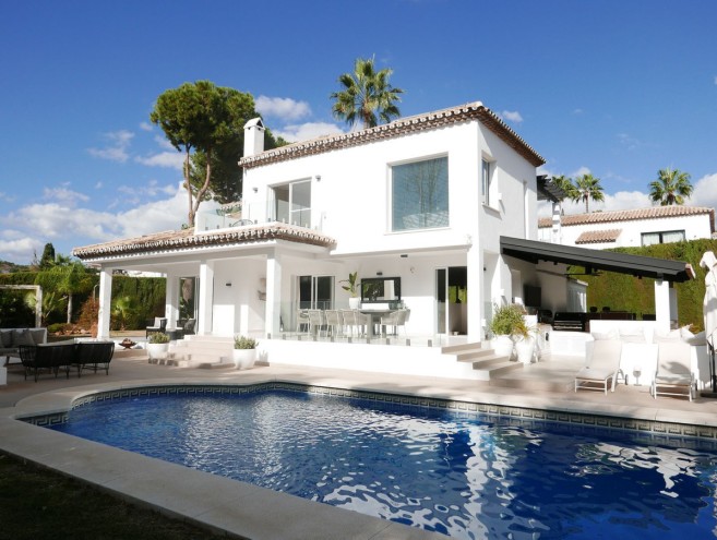 Villa for sale in Nueva Andalucía, Marbella
