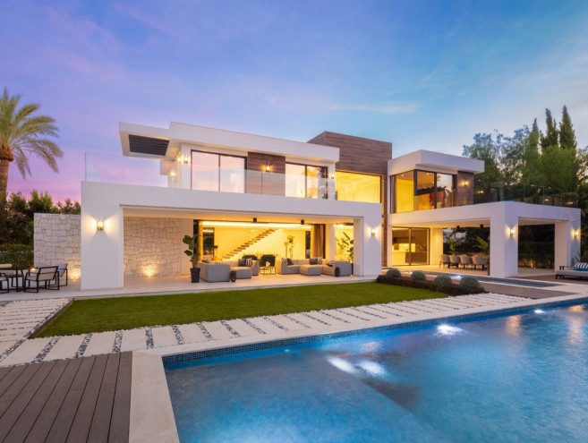Villa for sale in Nueva Andalucía, Marbella
