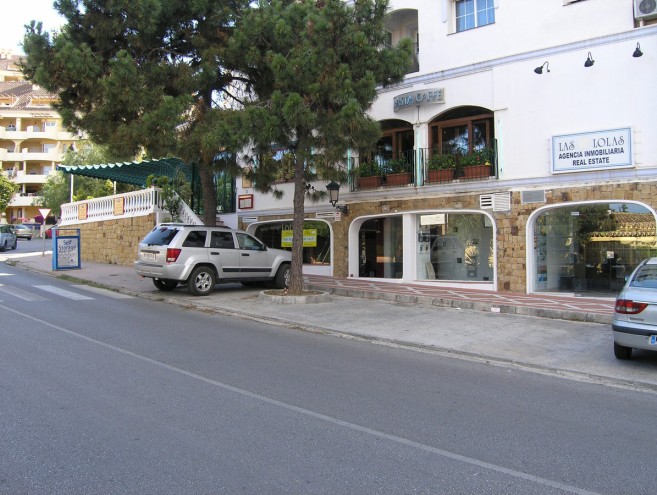 Commercial for sale in Nueva Andalucía, Marbella