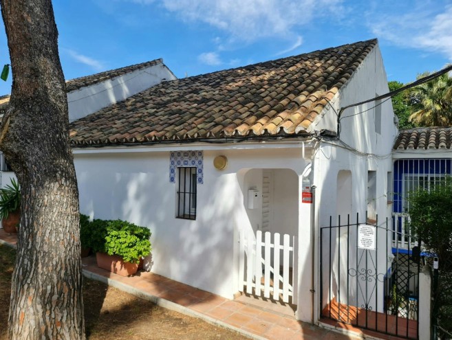 Townhouse for sale in Nueva Andalucía, Marbella