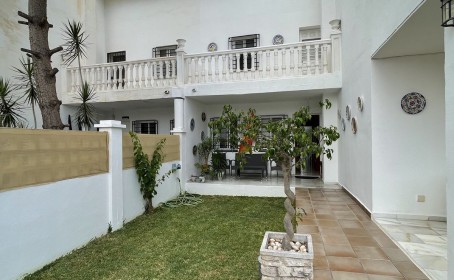 Villa for sale in , Guadalmar