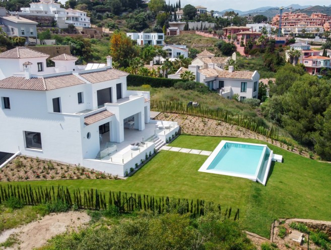 Villa for sale in Elviria, Marbella
