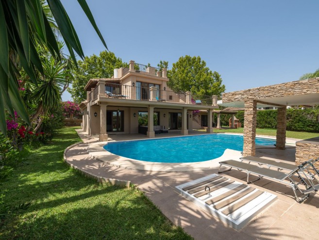 Villa for sale in The Golden Mile, Marbella