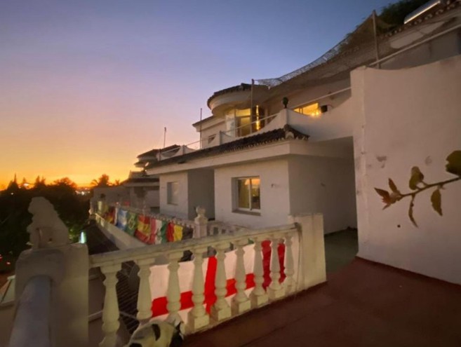 Villa for sale in Nueva Andalucía, Marbella