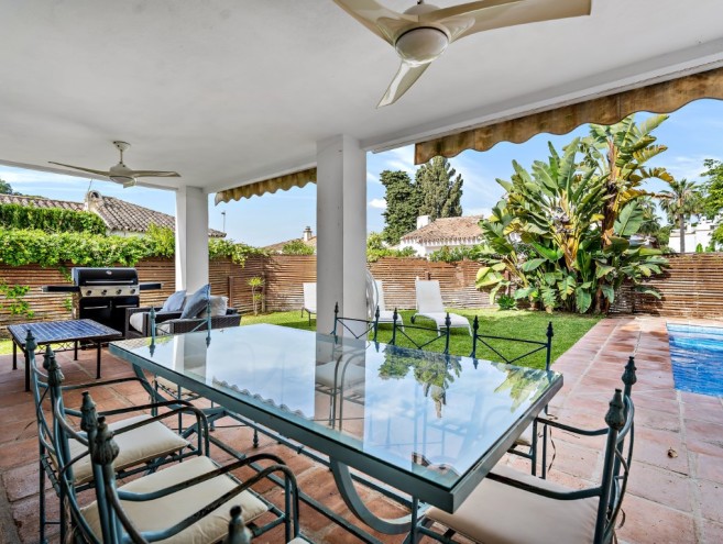 Villa for sale in The Golden Mile, Marbella